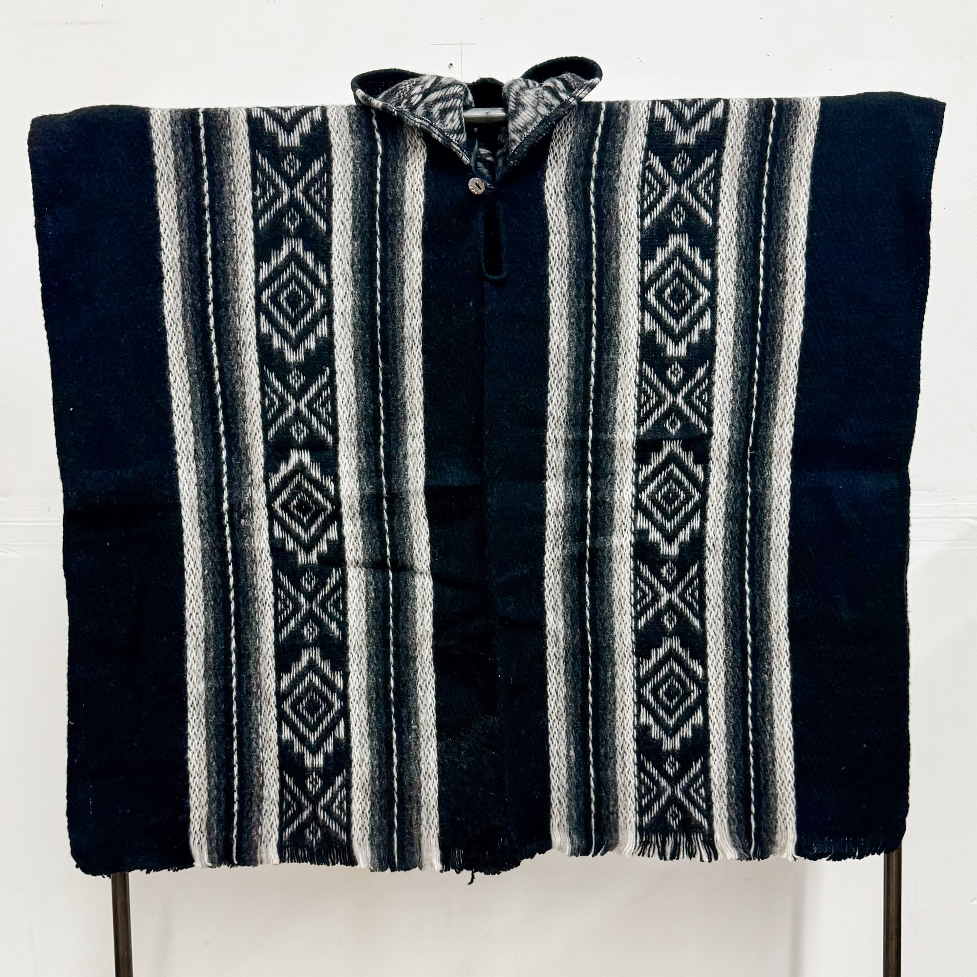 Cajas Wool Poncho