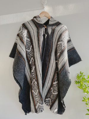 Cajas Wool Poncho