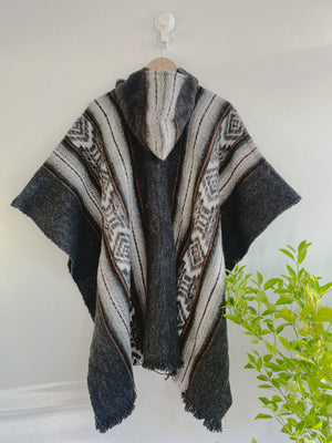 Cajas Wool Poncho