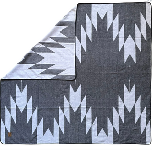 *Imperfect* Loja Greyish-Black Queen Blanket